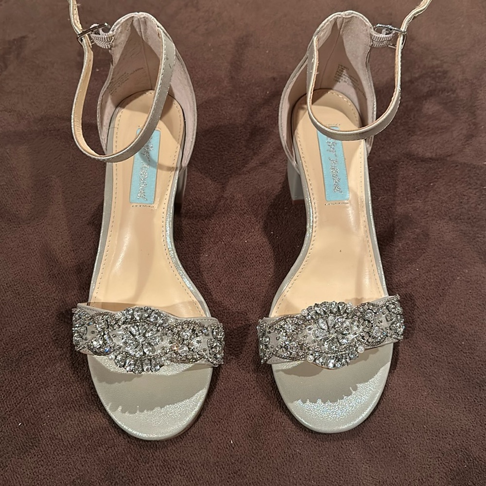 Betsy Johnson jeweled heels size 7